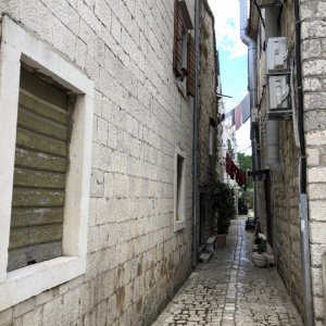 Dalmatien: Trogir > Altstadtgasse