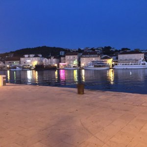 Dalmatien: Trogir > Schiffe im Abendlicht