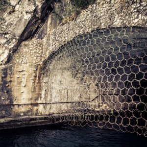 Dalmatien: SIBENIK >  Kanal Sveti Ante > Schiffsbunker