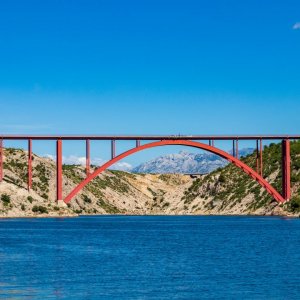 Maslenica Brücke