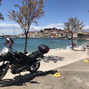 Dalmatien: Primosten > Motorrad > Strand