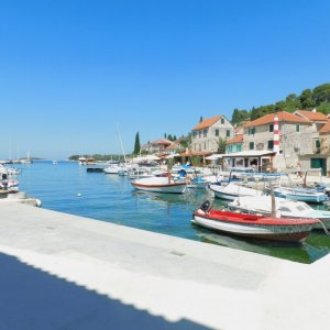Dalmatien: Insel Solta> Maslinica> Urlaubsfoto
